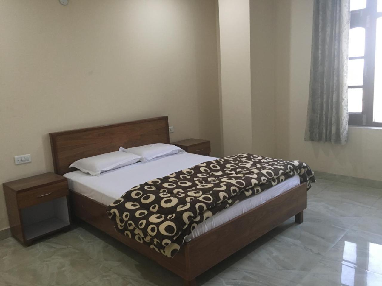 Jandiala Shiv Hotel And Joe'S Bar & Restaurant מראה חיצוני תמונה